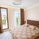 Harmony Suites-4 Private B544 Apartman Napospart